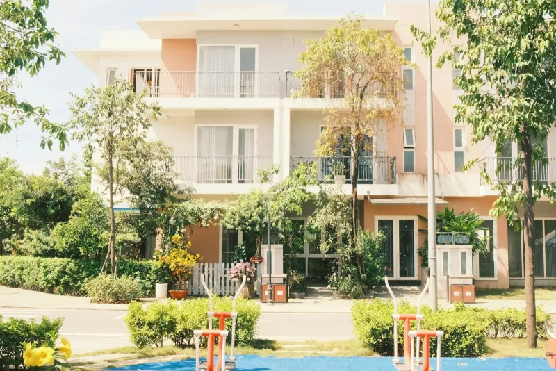 Indigo Row Midtown – Exterior