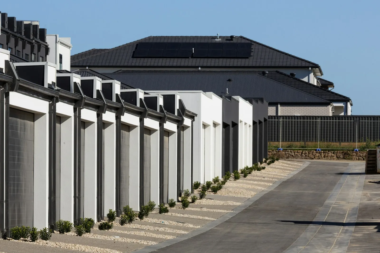 Midtown Modern Townhome on McGowen – Exterior