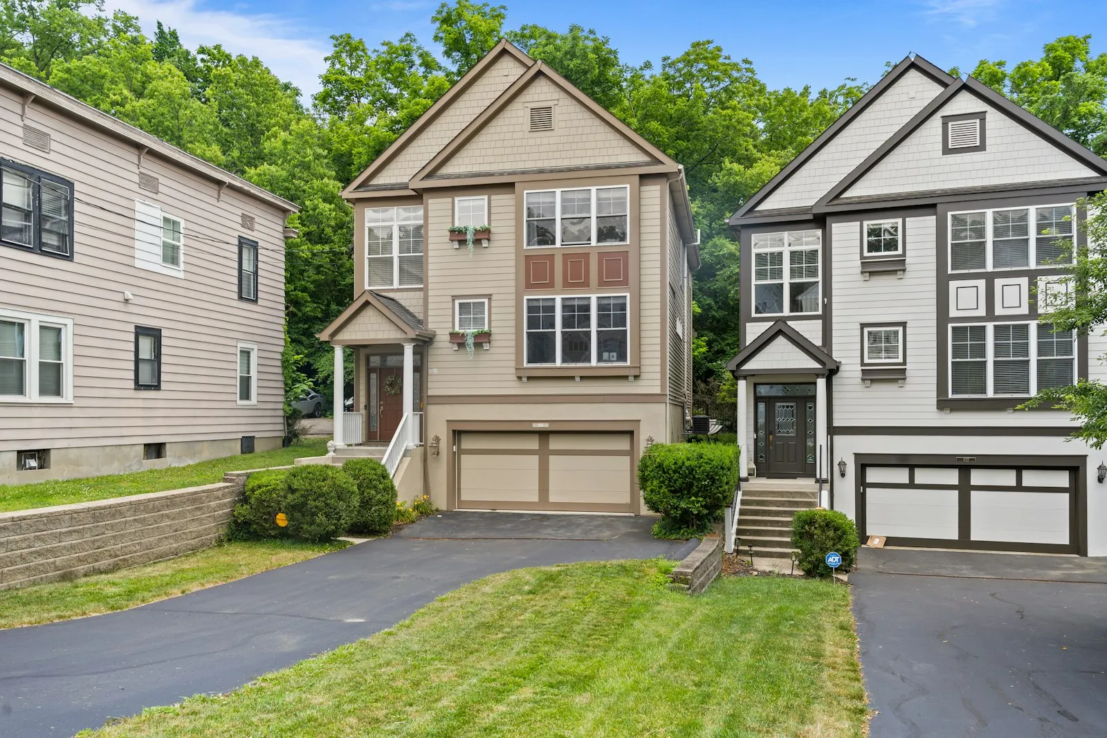 Memorial Drive Townhome – Exterior
